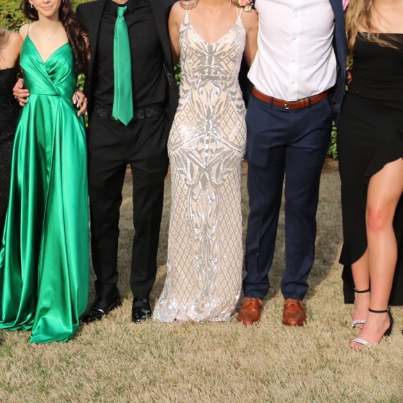 Prom dress - Picture 2 of 5